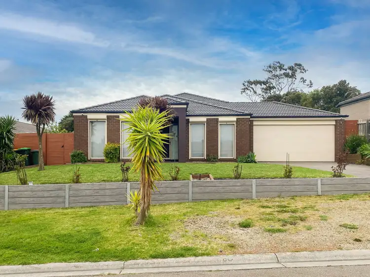 4 Madisson Crescent, Carrum Downs VIC 3201