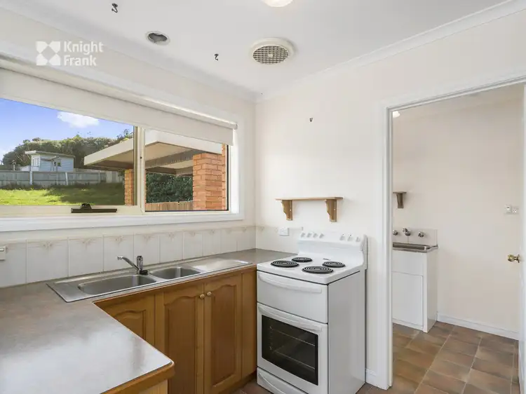 Fifth view of Homely villa listing, 2/12 Cooks Court, Swansea TAS 7190