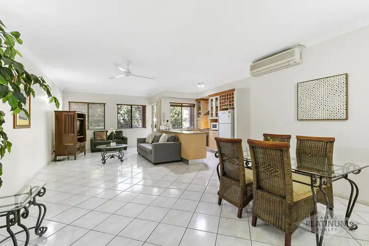 1108/2 Greenslopes Street, Cairns North QLD 4870