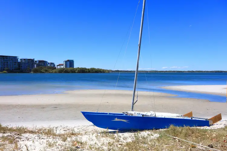 1/28 Errol Avenue, Paradise Point QLD 4216