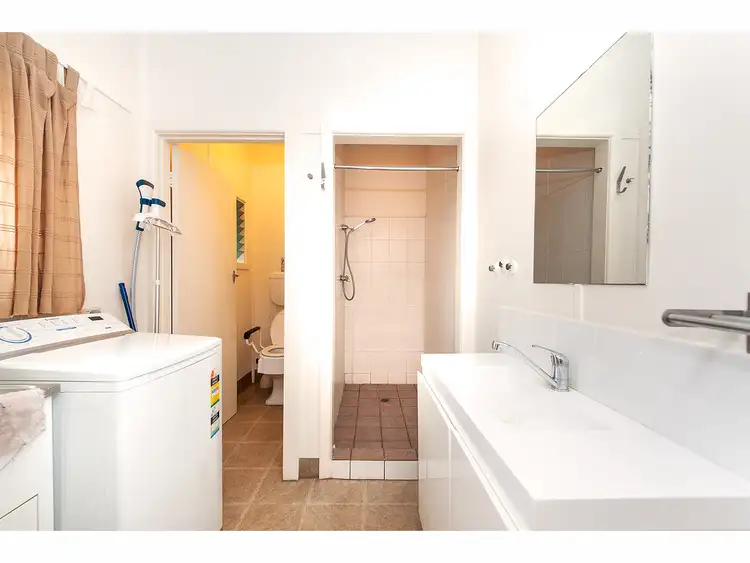 Fourth view of Homely block of units listing, 1 - 3/195 Kiewa Street, South Albury NSW 2640