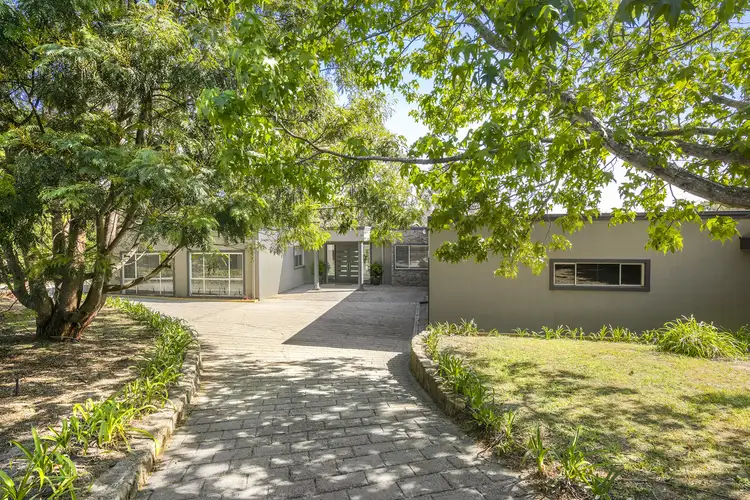 8 Thornton Road, Mount Eliza VIC 3930