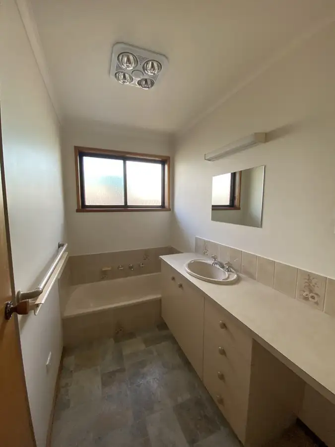 Fourth view of Homely house listing, 2 Fowler Court, Rosebud VIC 3939