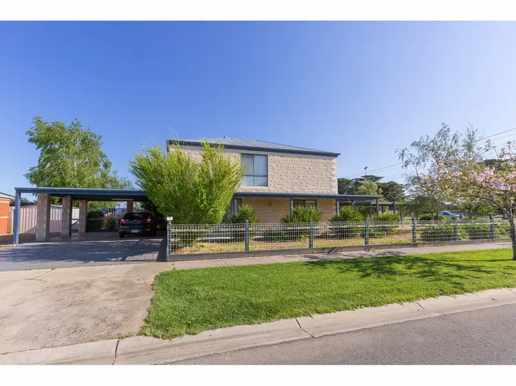 Second view of Homely house listing, 2 Greenaway Court, Sale VIC 3850