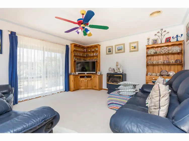 Sixth view of Homely house listing, 2 Greenaway Court, Sale VIC 3850