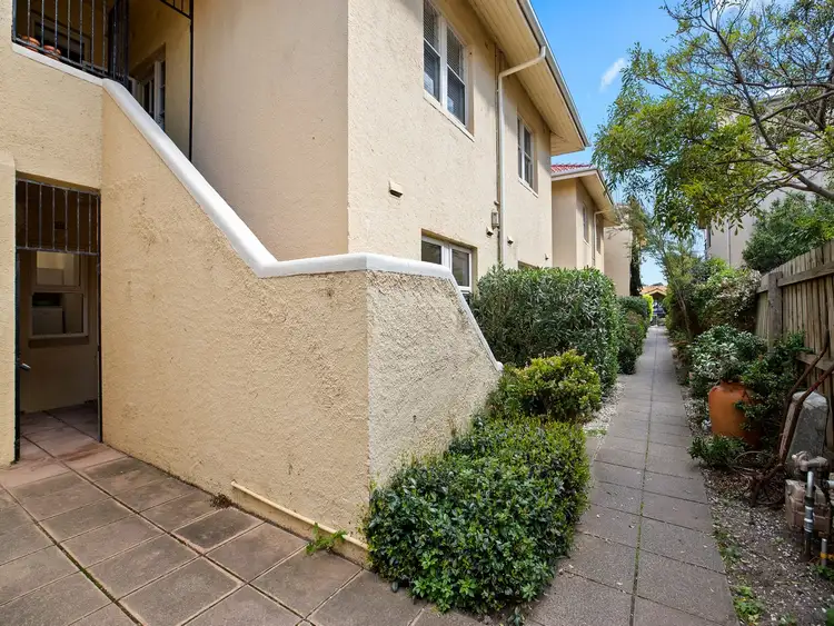 10/16-17 Marine Parade, St Kilda VIC 3182