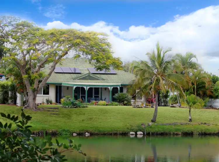 33 Lido Parade, Urangan QLD 4655