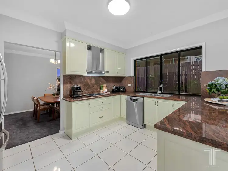 Fourth view of Homely house listing, 2 Coneyhurst Crescent, Carindale QLD 4152