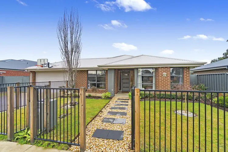 18 Killeen Street, Stratford VIC 3862