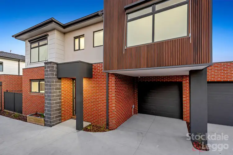 Main view of Homely townhouse listing, 2/24 Maude Avenue, Glenroy VIC 3046