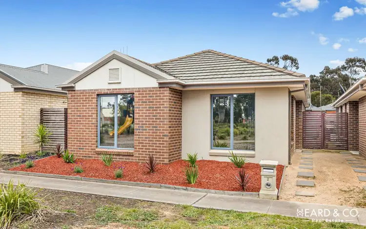 Main view of Homely house listing, 2/4-6 Greenview Circuit, Epsom VIC 3551
