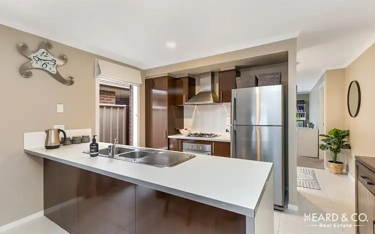 Second view of Homely house listing, 2/4-6 Greenview Circuit, Epsom VIC 3551
