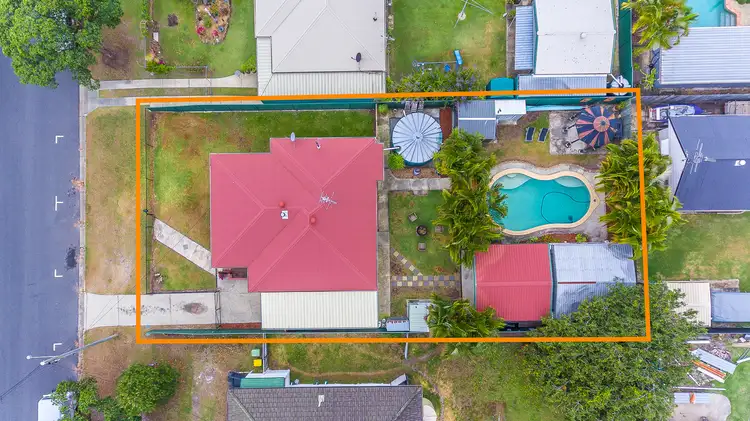 17 Henzell Street, Redcliffe QLD 4020