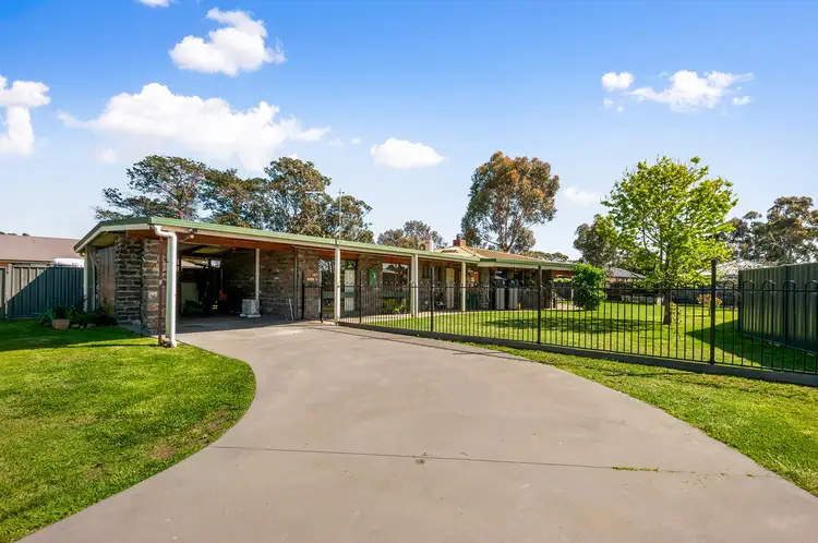 8 Pruden Court, Stratford VIC 3862