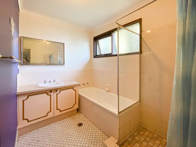 Sixth view of Homely house listing, 331 Haines Court, Lavington NSW 2641