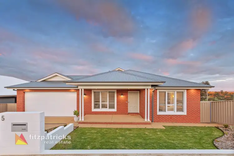 5 Benaud Place, Boorooma NSW 2650