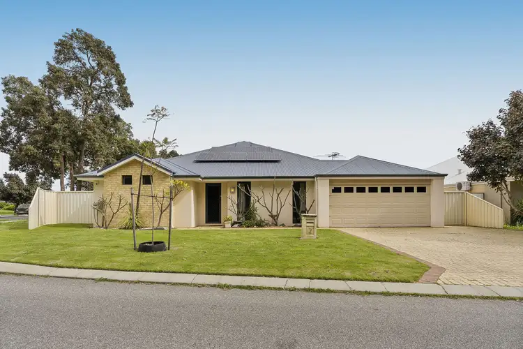 2 Isaba Parkway, Seville Grove WA 6112