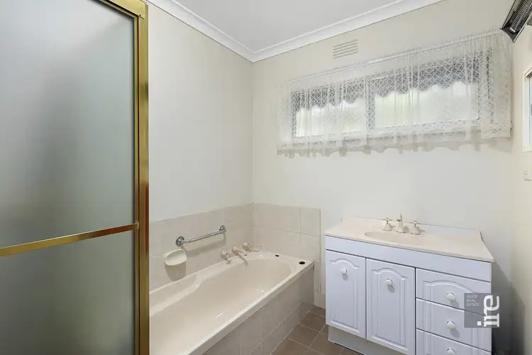 Sixth view of Homely house listing, 10 Avon Court, Wangaratta VIC 3677