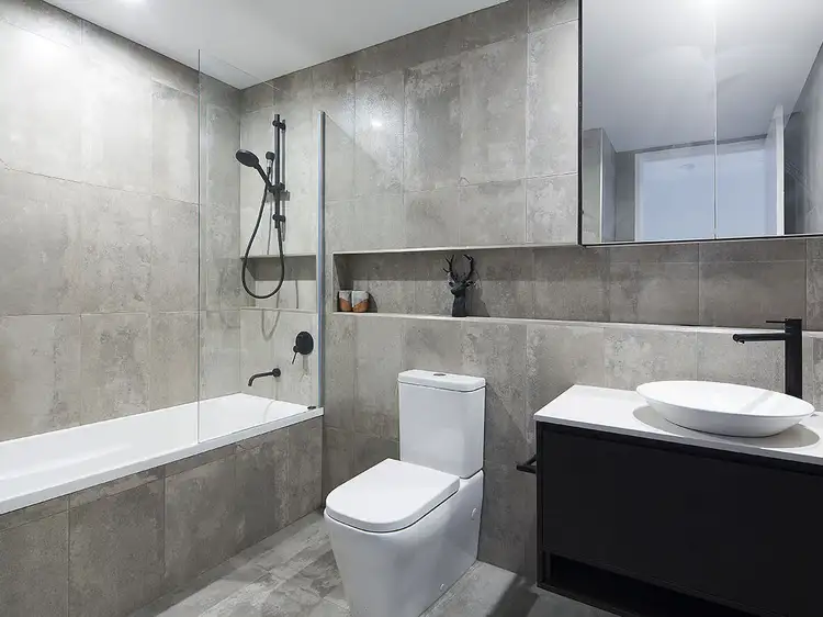 Third view of Homely apartment listing, 4/25 Wooloowin Avenue, Wooloowin QLD 4030