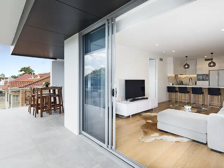 Fifth view of Homely apartment listing, 4/25 Wooloowin Avenue, Wooloowin QLD 4030