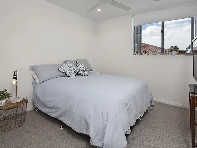 Sixth view of Homely apartment listing, 4/25 Wooloowin Avenue, Wooloowin QLD 4030
