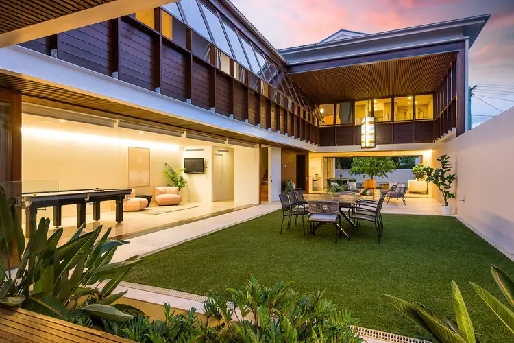 180 Barton Road, Hawthorne QLD 4171
