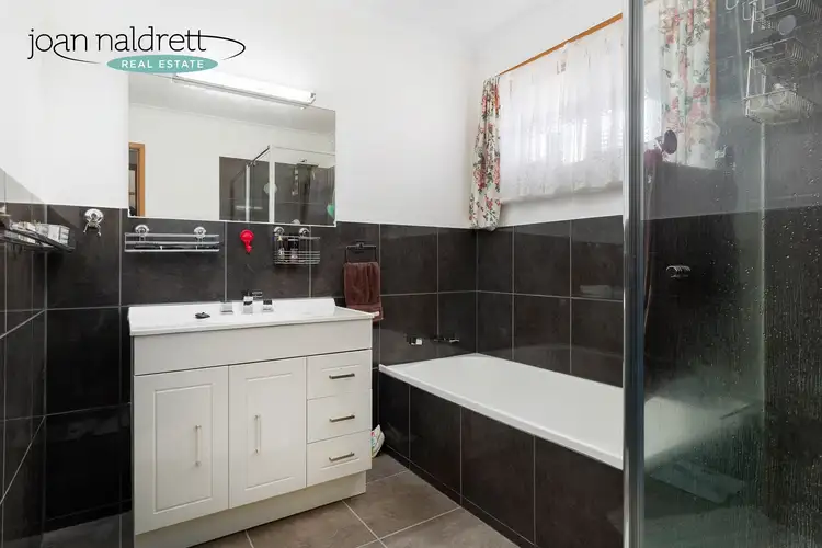 Fifth view of Homely house listing, 27 Lawrence Street, Wodonga VIC 3690