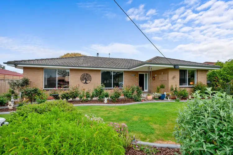 16 Jones Street, Stratford VIC 3862