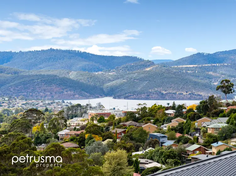 17 Ancanthe Avenue, Lenah Valley TAS 7008