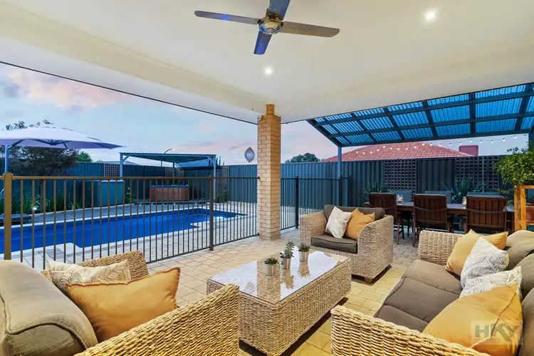 16 Dromedary Crescent, Aveley WA 6069