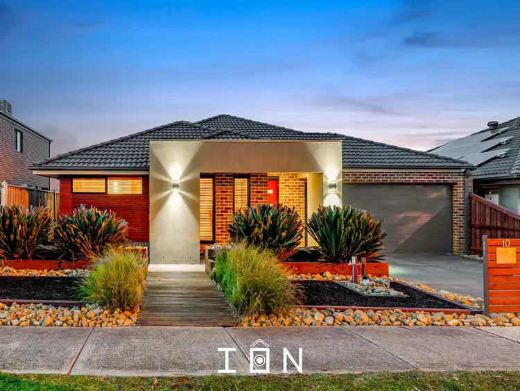 10 Ranfurlie Boulevard, Cranbourne West VIC 3977