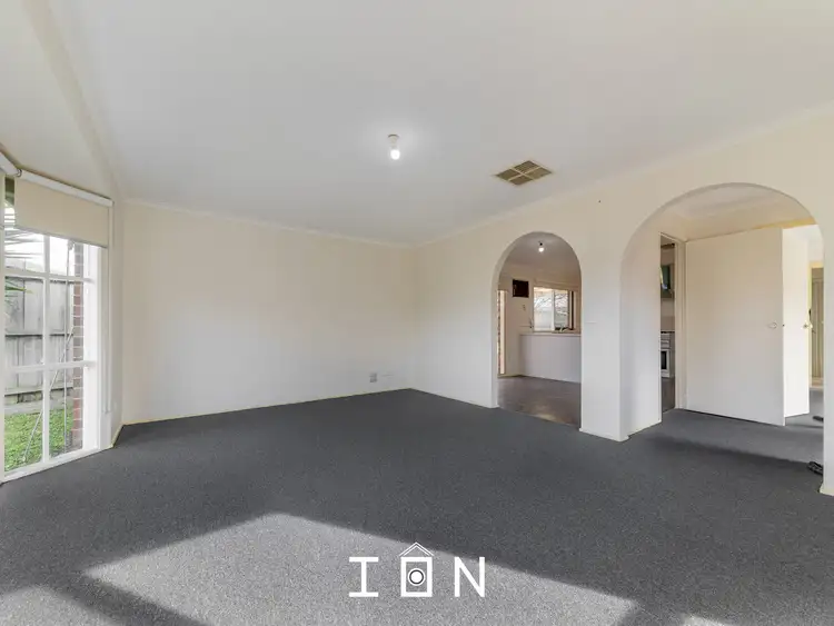Fifth view of Homely house listing, 2 Ayres Close, Cranbourne North VIC 3977