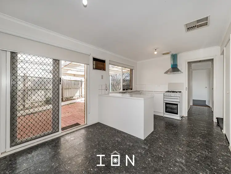 Sixth view of Homely house listing, 2 Ayres Close, Cranbourne North VIC 3977