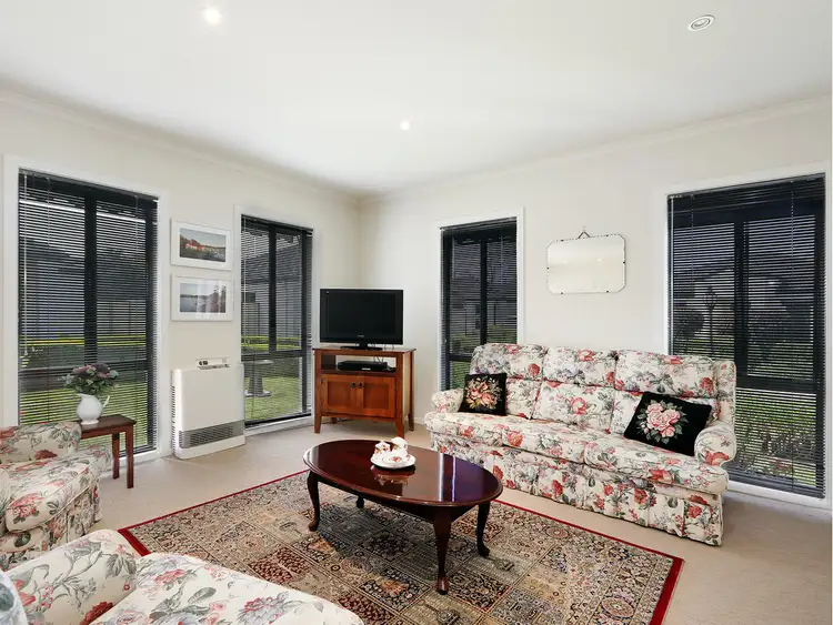 Fifth view of Homely townhouse listing, 6/10 Weir Street, Sale VIC 3850
