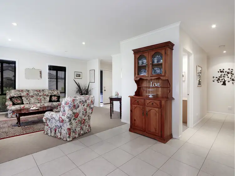 Sixth view of Homely townhouse listing, 6/10 Weir Street, Sale VIC 3850
