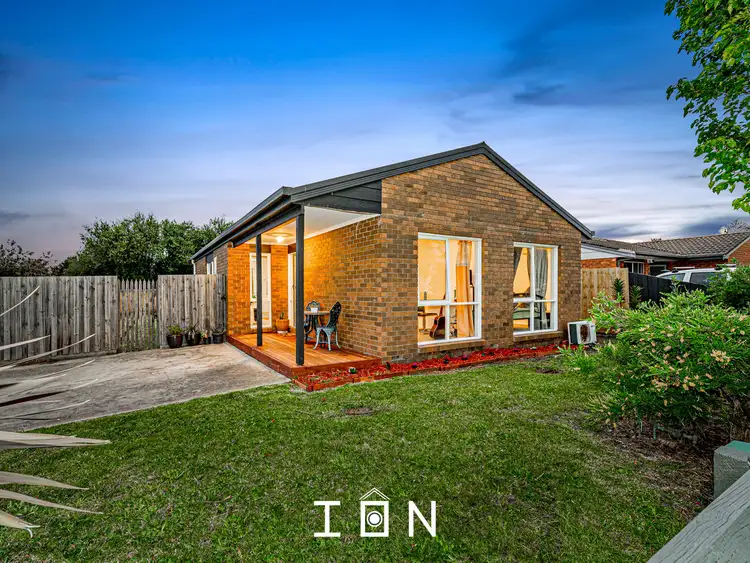 2 Leanna Court, Cranbourne West VIC 3977