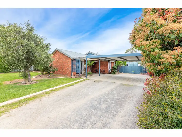92 Hammer Street, Howlong NSW 2643