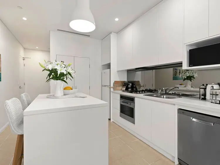 Third view of Homely apartment listing, 1006/35 Shelley Street, Sydney NSW 2000