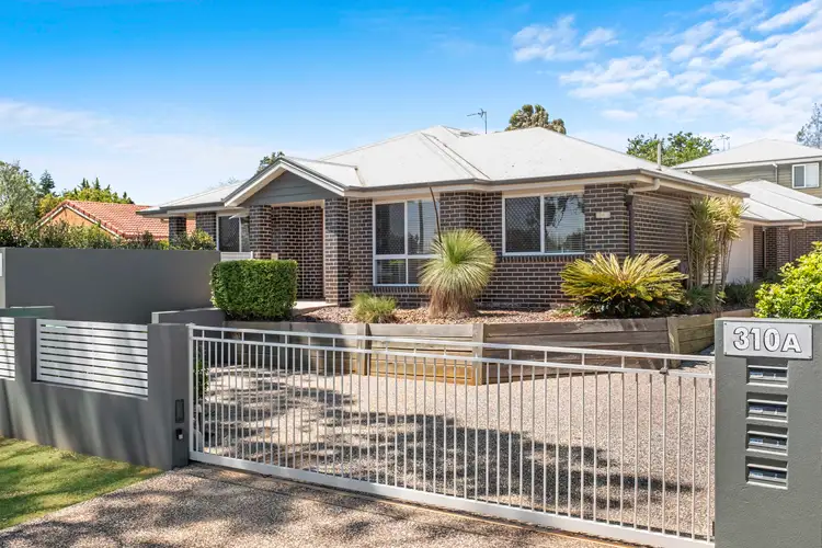 1/310a Hume Street, Centenary Heights QLD 4350