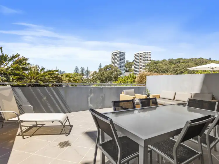 1028/1 Ocean, Burleigh Heads QLD 4220