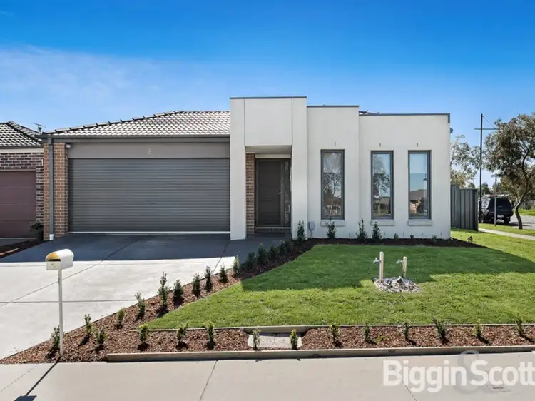 8 Blackberry Alley, Cranbourne North VIC 3977