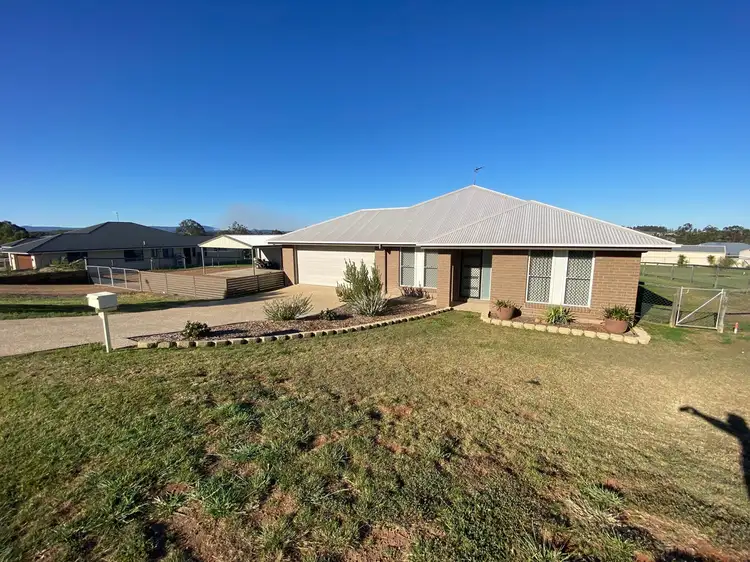 7 Casuarina Crescent, Withcott QLD 4352