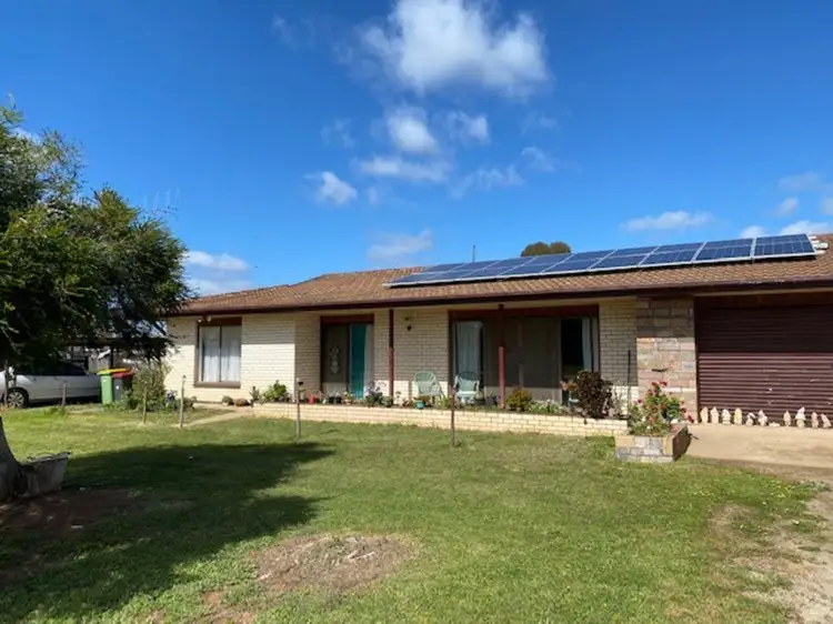 10 Bass Street, Wakool NSW 2710