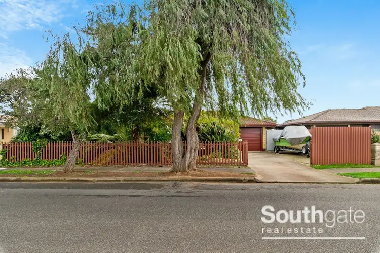 33 Kwinana Crescent, Port Noarlunga South SA 5167
