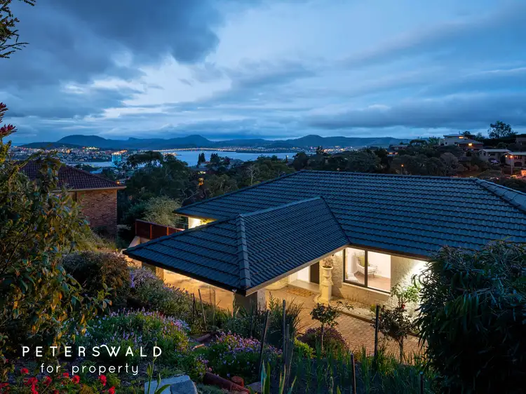 7 Sunvale Avenue, Sandy Bay TAS 7005