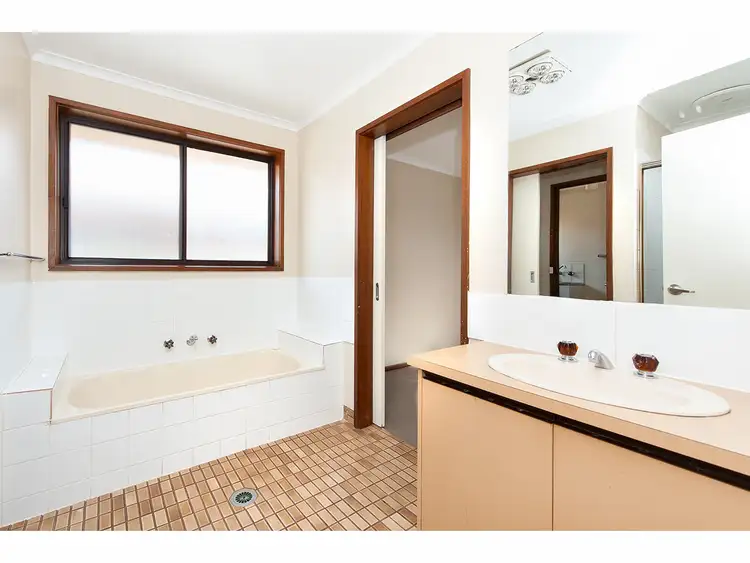 Seventh view of Homely house listing, 18 Buronga Drive, Springdale Heights NSW 2641