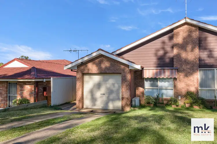 1/102 Chasselas Avenue, Eschol Park NSW 2558
