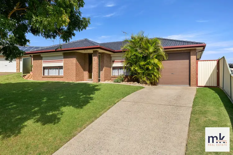 6 Seine Place, Kearns NSW 2558