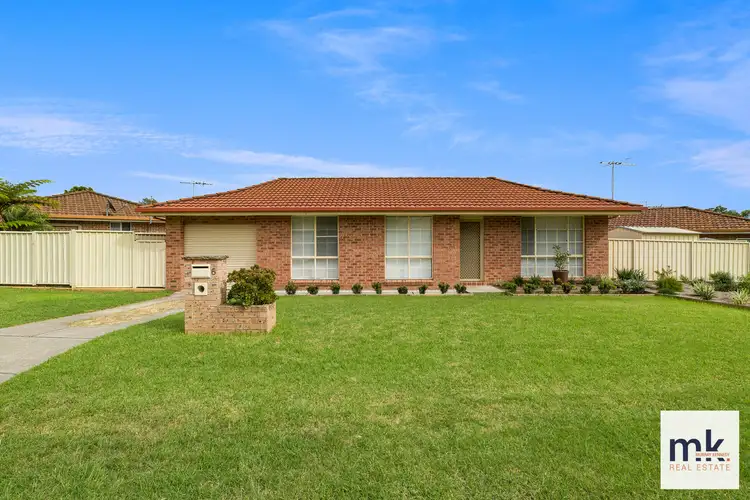 6 Davy Place, St Helens Park NSW 2560