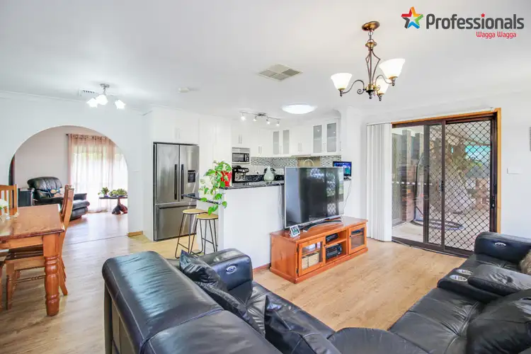 Fifth view of Homely house listing, 37 Truscott Drive, Ashmont NSW 2650